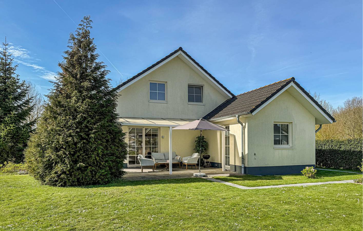 Ferienhaus für 8 Personen mit Pool in Flevoland