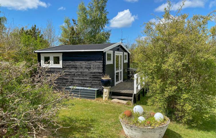 Ferienhaus für 6 Personen mit Terrasse in Hundested, Hovedstaden