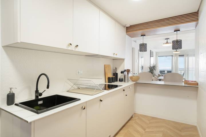 Apartamento entero, Sea Side Purísima: Apartamento renovado en primera línea con vistas al mar in Cala del Palangre (Torrevieja), Torrevieja