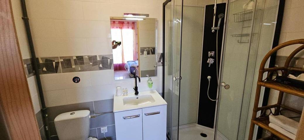 Hôtel pour 5 personnes, avec piscine ainsi que jardin et vue à Saint-Martin-de-Crau - 4