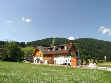 Chalet voor 8 Personen in Sankt Margarethen im Lungau, Bezirk Tamsweg, Afbeelding 1