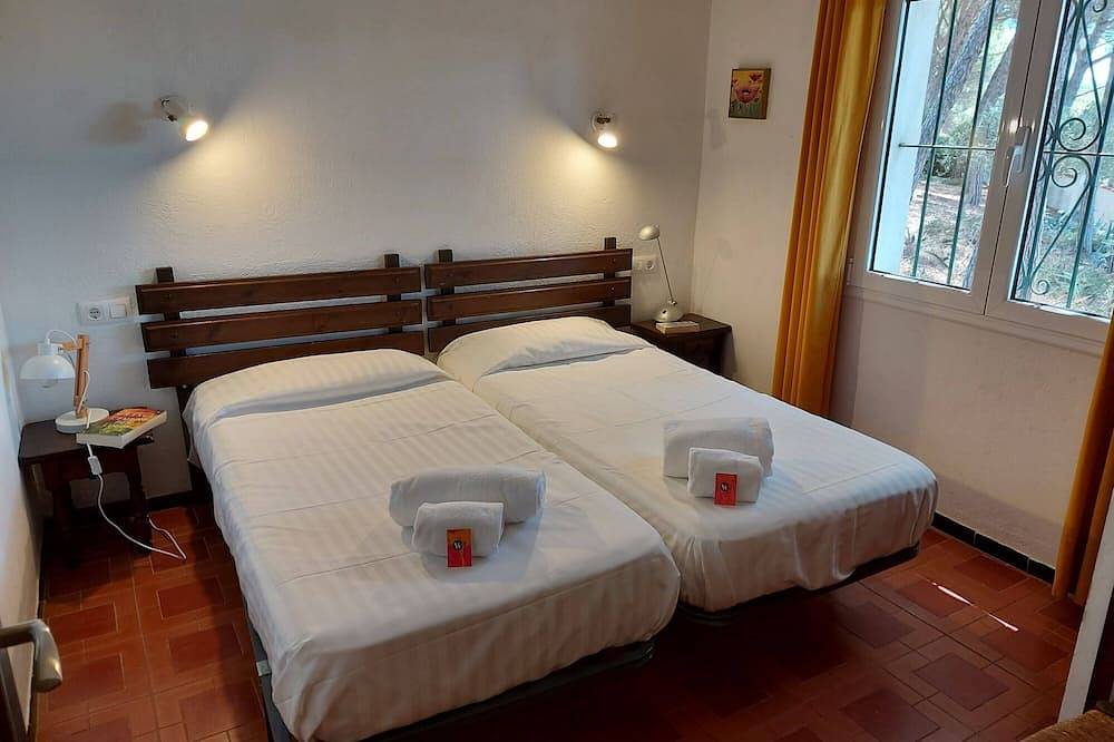 Villa Catabella with unlimited Wifi internet next to the beaches and the village in l'Escala, Upper Empordà