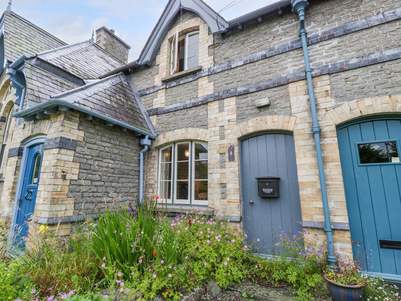 Teacher's Cottage in Powys