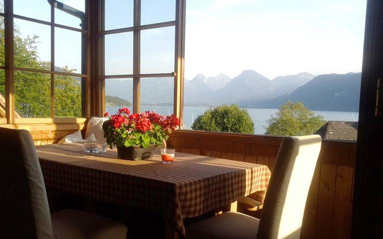 Ferienwohnung für 2 Personen, mit Terrasse und Garten sowie Ausblick in St. Gilgen