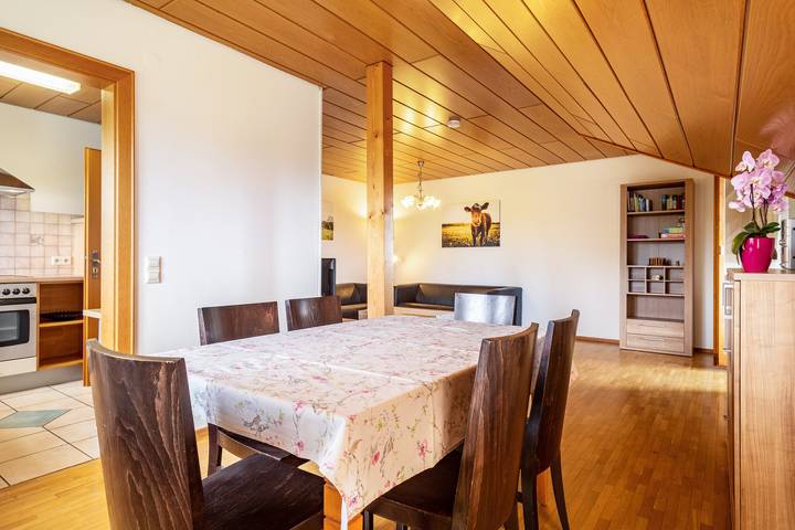 Appartement entier, Appartement de vacances confortable de 85 m² avec terrasse privée in Ravensbourg, Region Bodensee-Oberschwaben