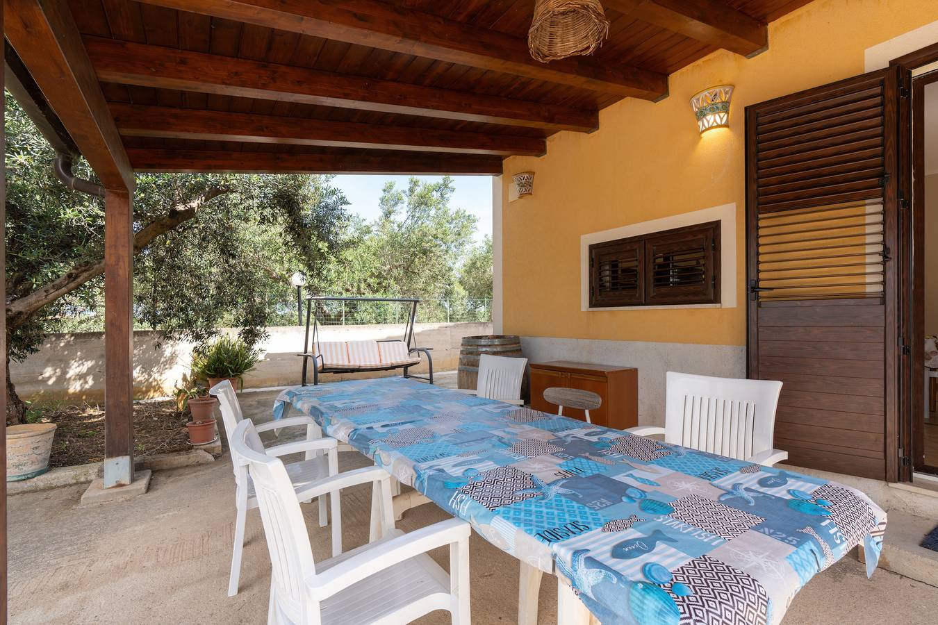 Villa Rosa con vista mare, piscina, giardino e Wi-Fi in Partinico, Provincia di Palermo