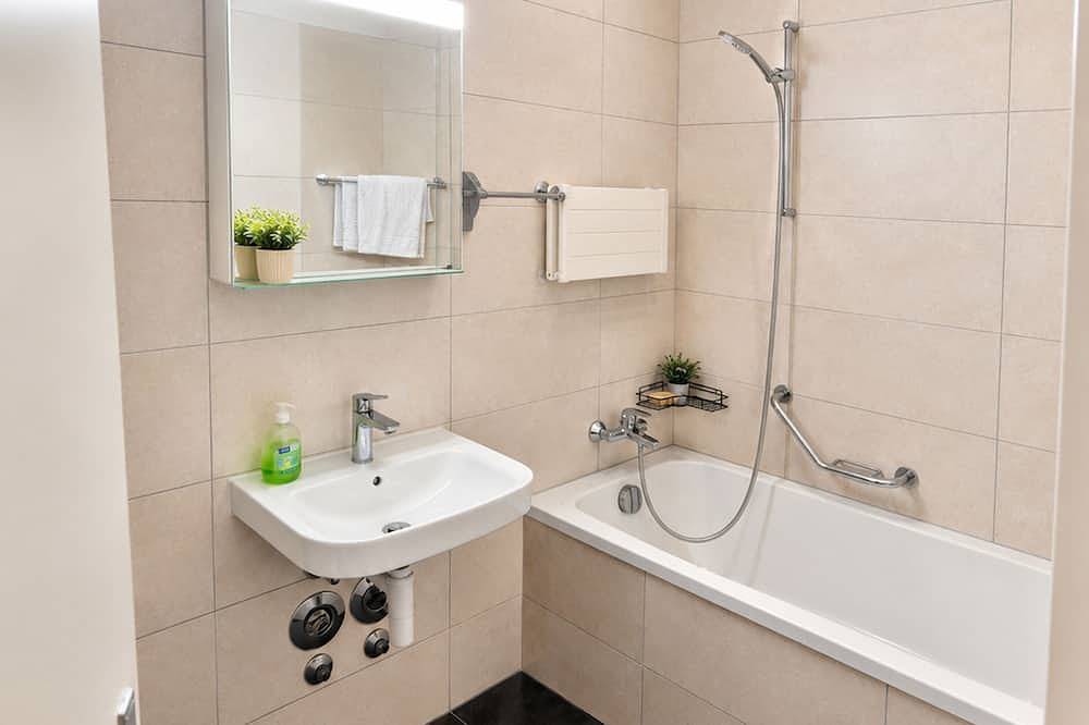 Ganze Wohnung, Ruhiges Apartment mit 2 Schlafzimmern in Chêne-Bougeries, Schweiz in Chêne-Bougeries, Genfer See