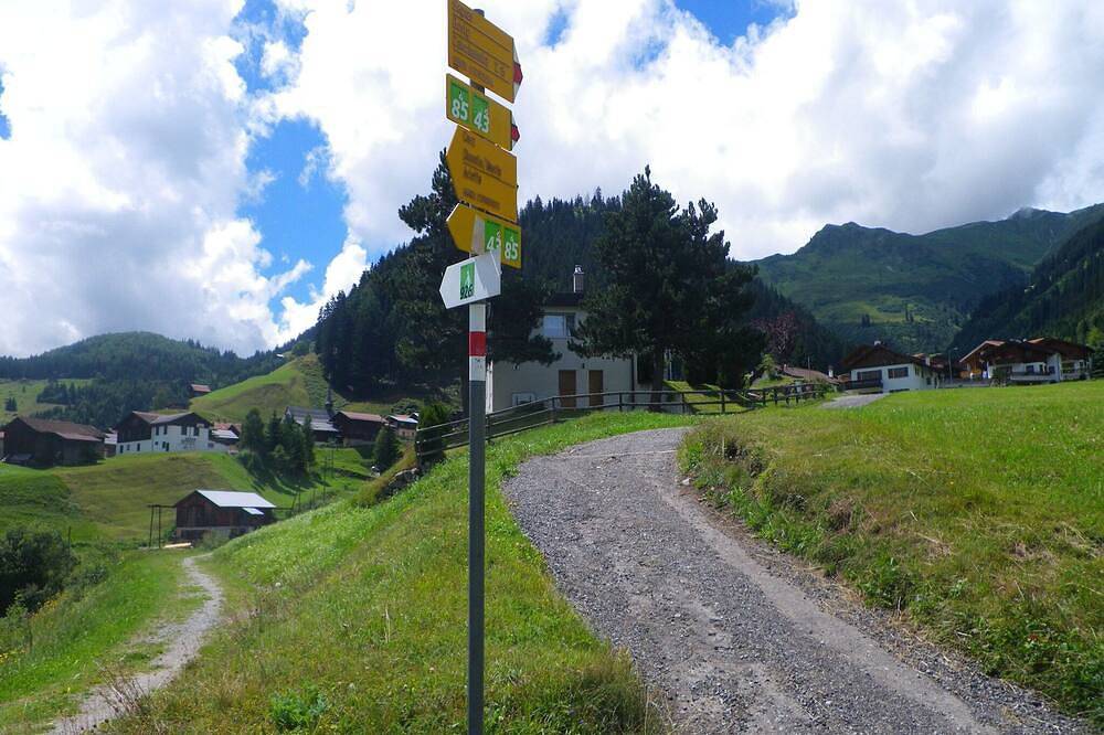 Apartamento entero, Apartamento en Segnas con prados verdes in Disentis, Surselva