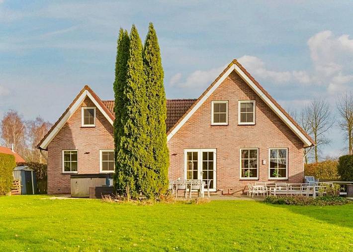 Ferienhaus für 14 Personen, mit Garten und Ausblick sowie Pool, mit Haustier in den Niederlande