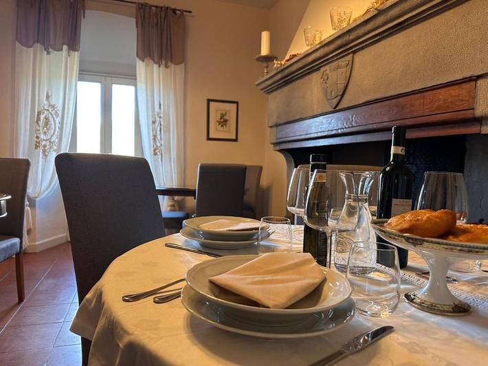 Gîte pour 2 personnes, avec piscine ainsi que jardin et jacuzzi à Camporgiano - 2