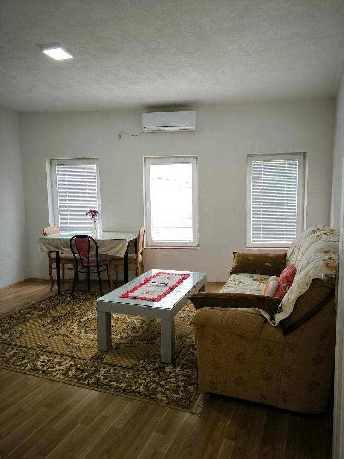 Appartement de vacances pour 4 personnes, avec vue et jardin