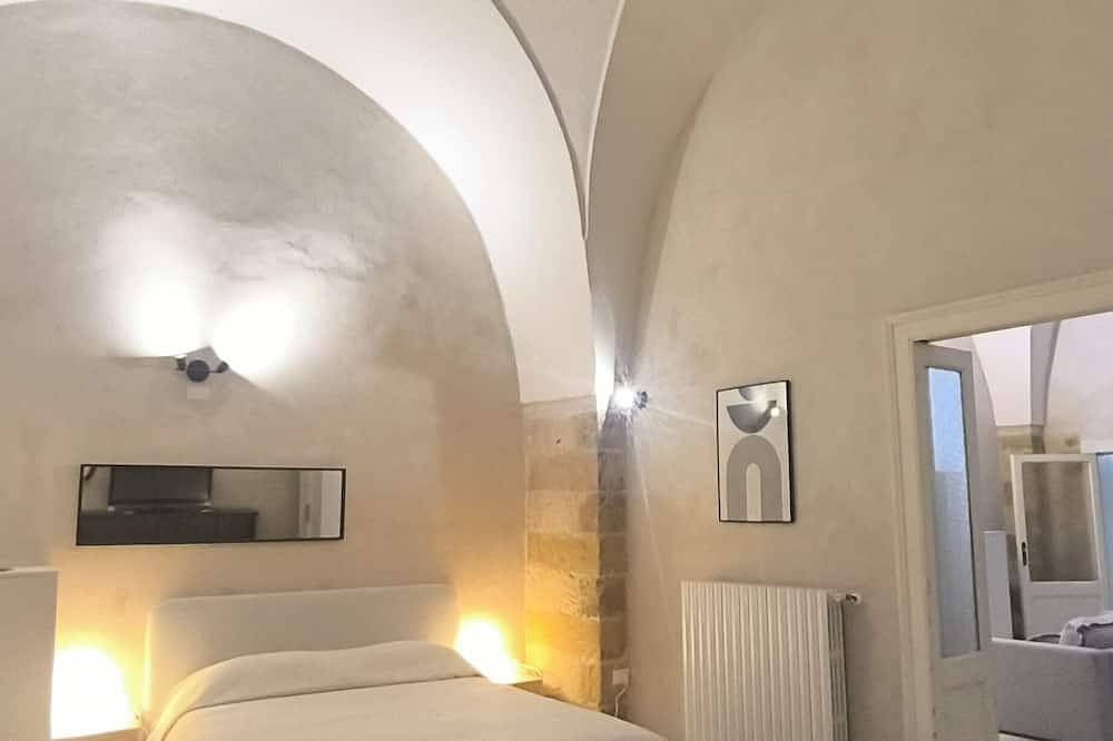 Hel leilighet, In the center, whole detached house with kitchen and inner courtyard in Brindisi, Salento