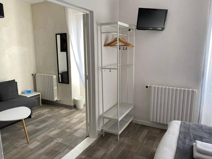 Hôtel pour 2 personnes, avec terrasse et piscine à Rognonas - 2