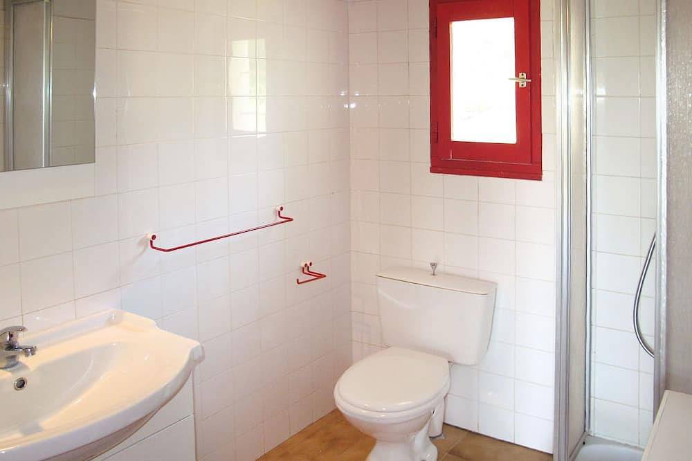 Appartement entier, Agréable appartement pour 4 personnes avec Wifi, Tv et terrasse in Algajola, Région de Calvi