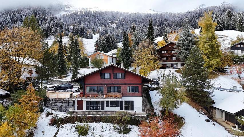 Chalet für 8 Personen, mit Balkon und Terrasse sowie Garten und Ausblick in Leysin