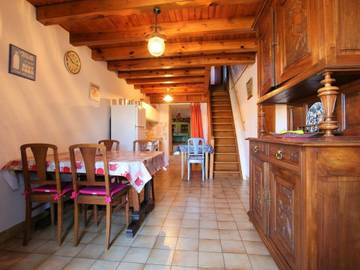 Gîte pour 4 personnes, avec jardin à Lantriac