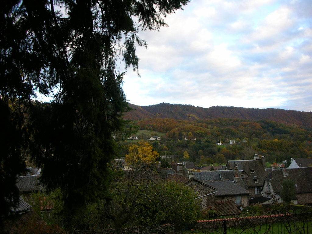 Maison authentique Locobretto dans parc des volcans d'Auvergne in Vic-sur-Cère, Région d'Aurillac