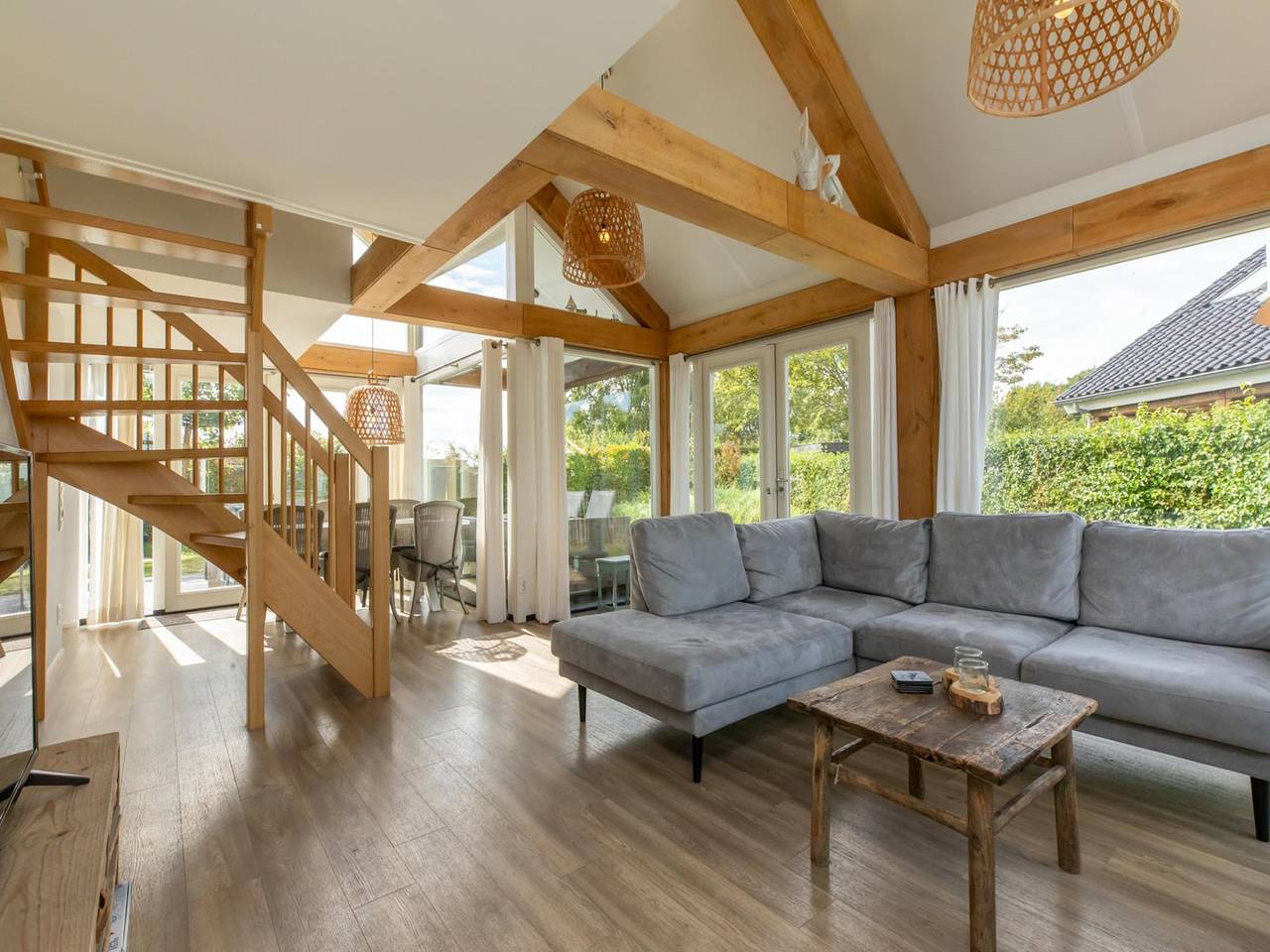 Geniet van luxe en comfort in Kavel 10 in Renesse Strand, Renesse