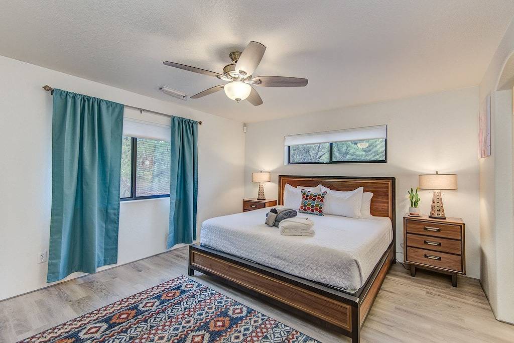 Experience luxury at Sedona Skies: a spacious 3Br retreat in beautiful West Sedona. in Sedona, Oak Creek Canyon