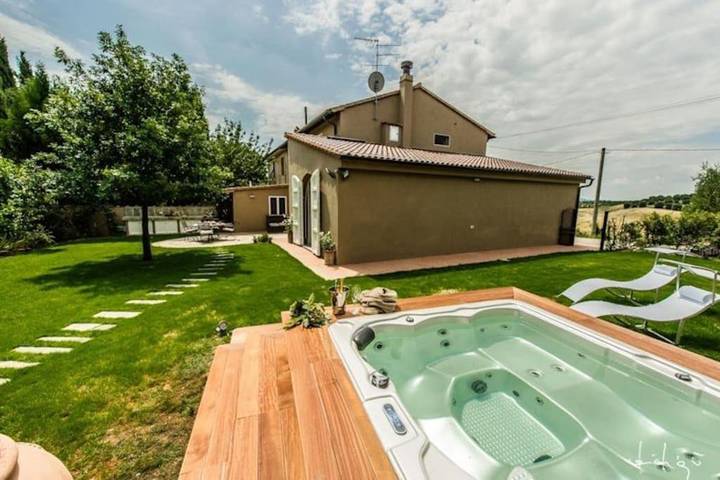 Villa for 7 people, with Hot tub and Terrace as well as Garden and View in Vinci