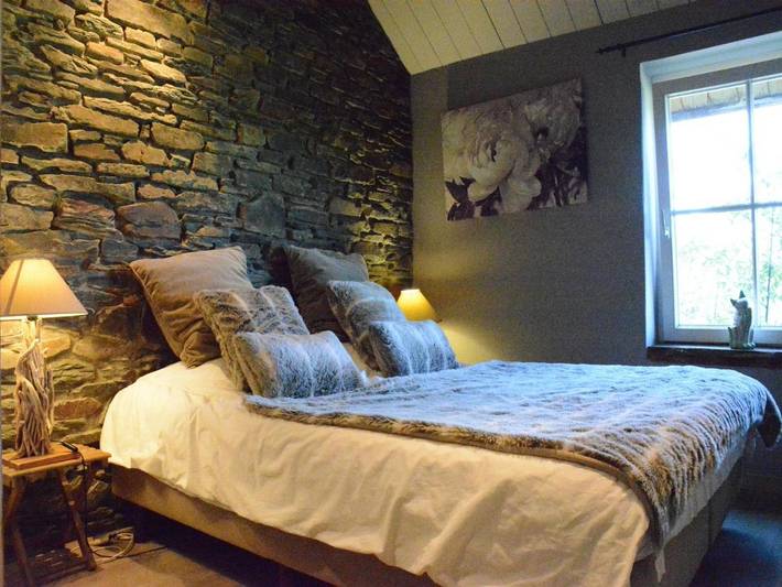 Location de vacances pour 8 personnes, avec jardin et terrasse dans Jehonville