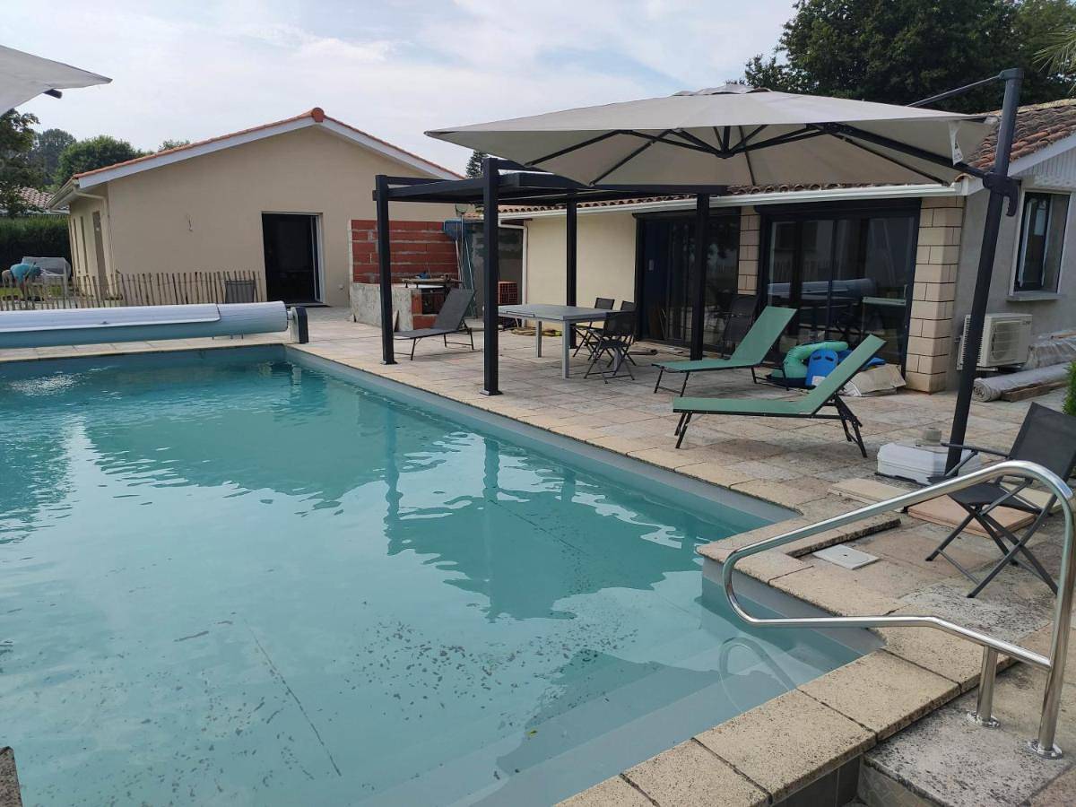 2 Maisons de 3 et 2 chambres avec grande piscine commune in Cazaux, La Teste-de-Buch