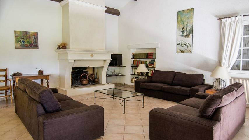 Ferienhaus für 14 Personen, mit Terrasse und Pool