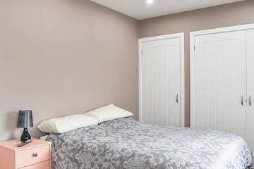 Log Cabin for 4 People in Poole, Poole Harbour, Photo 1