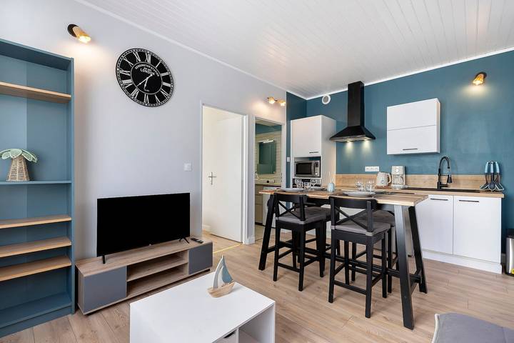 Casa vacacional 'L'oeillet Blanc' con terraza privada, Wi-Fi y aire acondicionado in Saint-Jean-de-Monts, Vandea