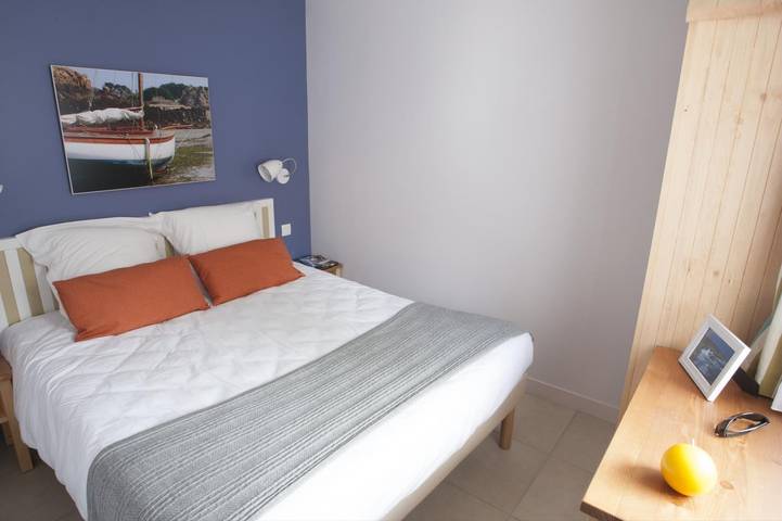 Gîte pour 3 personnes, avec Terrasse ainsi que Jardin et Piscine dans Plage des Sables Blancs (Douarnenez)