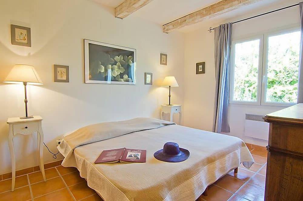 L'Olivier by Interhome in Lagnes, Parc naturel régional du Luberon
