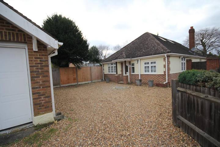Apartment for 10 people, with Terrace and Garden in Hounslow
