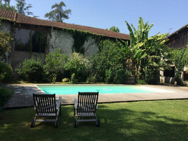 Location de vacances pour 10 personnes, avec Balcon et Terrasse ainsi que Jardin et Piscine dans Caillavet
