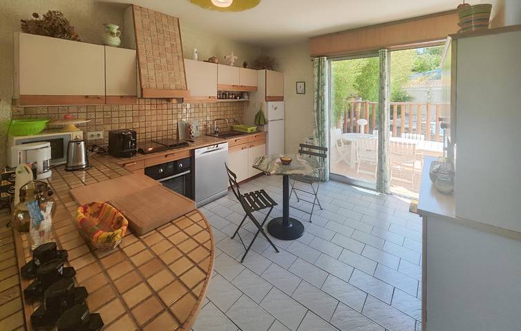 Location de vacances pour 6 personnes, avec piscine ainsi que terrasse et jardin à Tourbes - 4