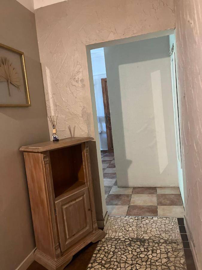 Chambre d’hôte pour 3 personnes, avec Terrasse et Jardin ainsi que Piscine et Vue à Robion - 2