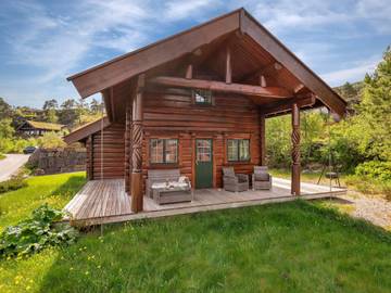 Ferienhaus für 8 Personen, mit Sauna und Terrasse sowie Garten in Åseral