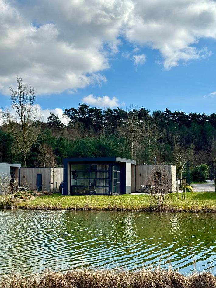 Vakantiehuis voor 4 personen, met uitzicht op het meer en tuin in Belfeld