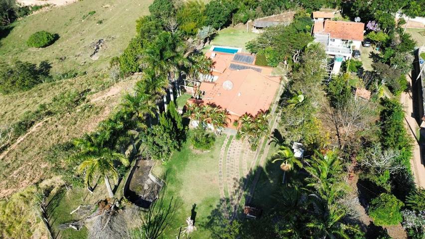 Casas e apartamentos de temporada para 15 pessoas, com jardim e jacuzzi e ainda piscina em Pinhalzinho