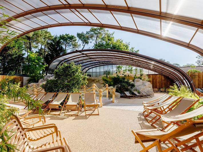 Lodge for 5 people, with children pool and sauna in Loire Valley