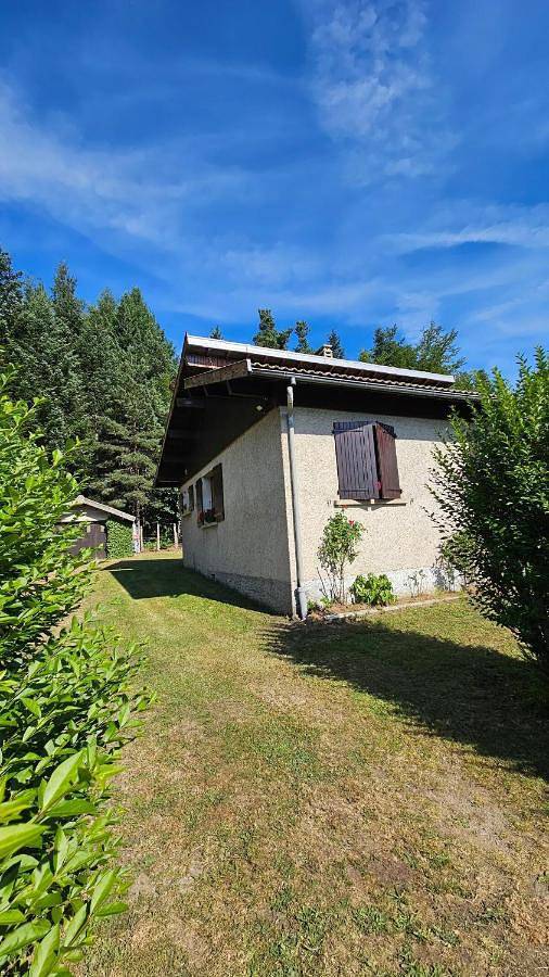 Location de vacances pour 11 personnes, avec jardin et vue à Mazet-Saint-Voy
