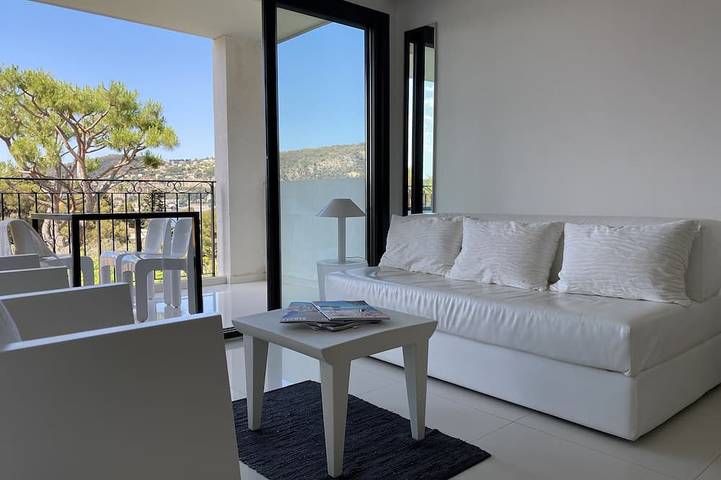 Ferienwohnung für 2 Personen, mit Garten und Pool sowie Balkon - 1