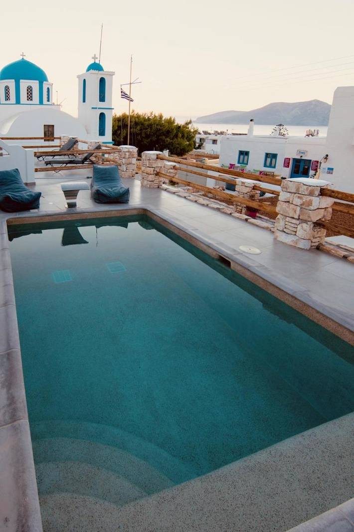 Location de vacances pour 3 personnes, avec piscine ainsi que vue et jardin dans Koufonisia - 3