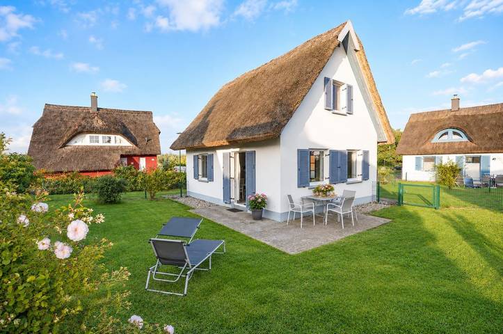 Ferienhaus für 4 Personen, mit Terrasse und Garten in Glowe