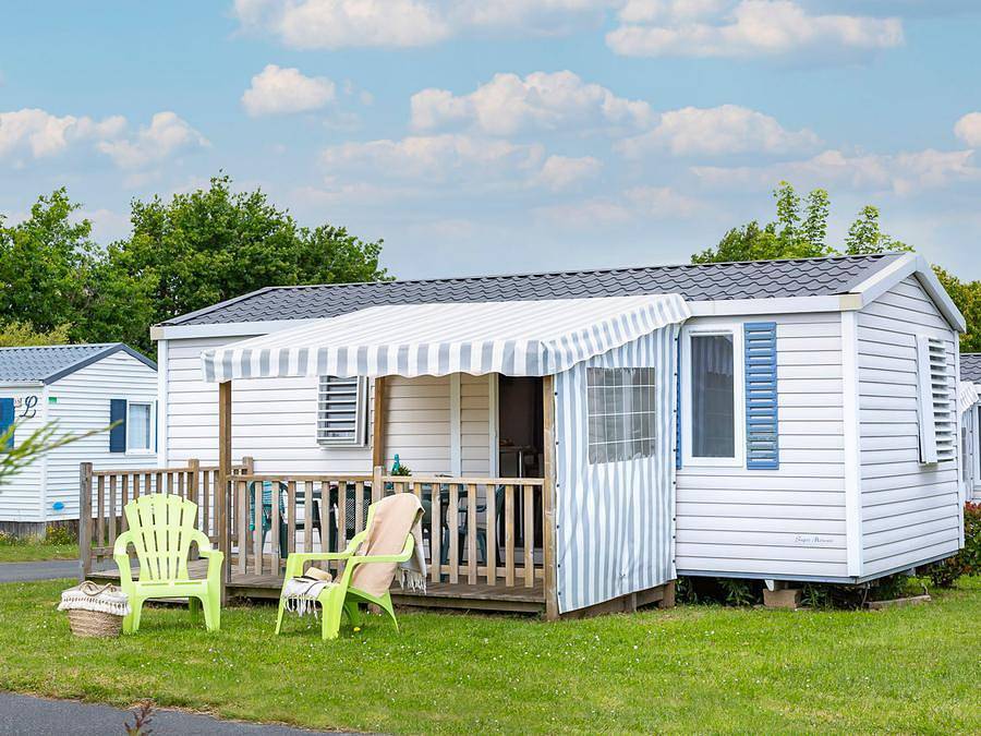 Camping Romanée - la Ferme de la Serraz - Mobilhome 4 personnes - Mobil-home Confort - 2 chambres - Climatisation in Doussard, Parc naturel régional du Massif des Bauges