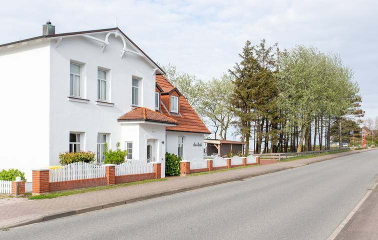 Ferienwohnung für 4 Personen, mit Terrasse und Garten sowie Seeblick in Wittdün - 2