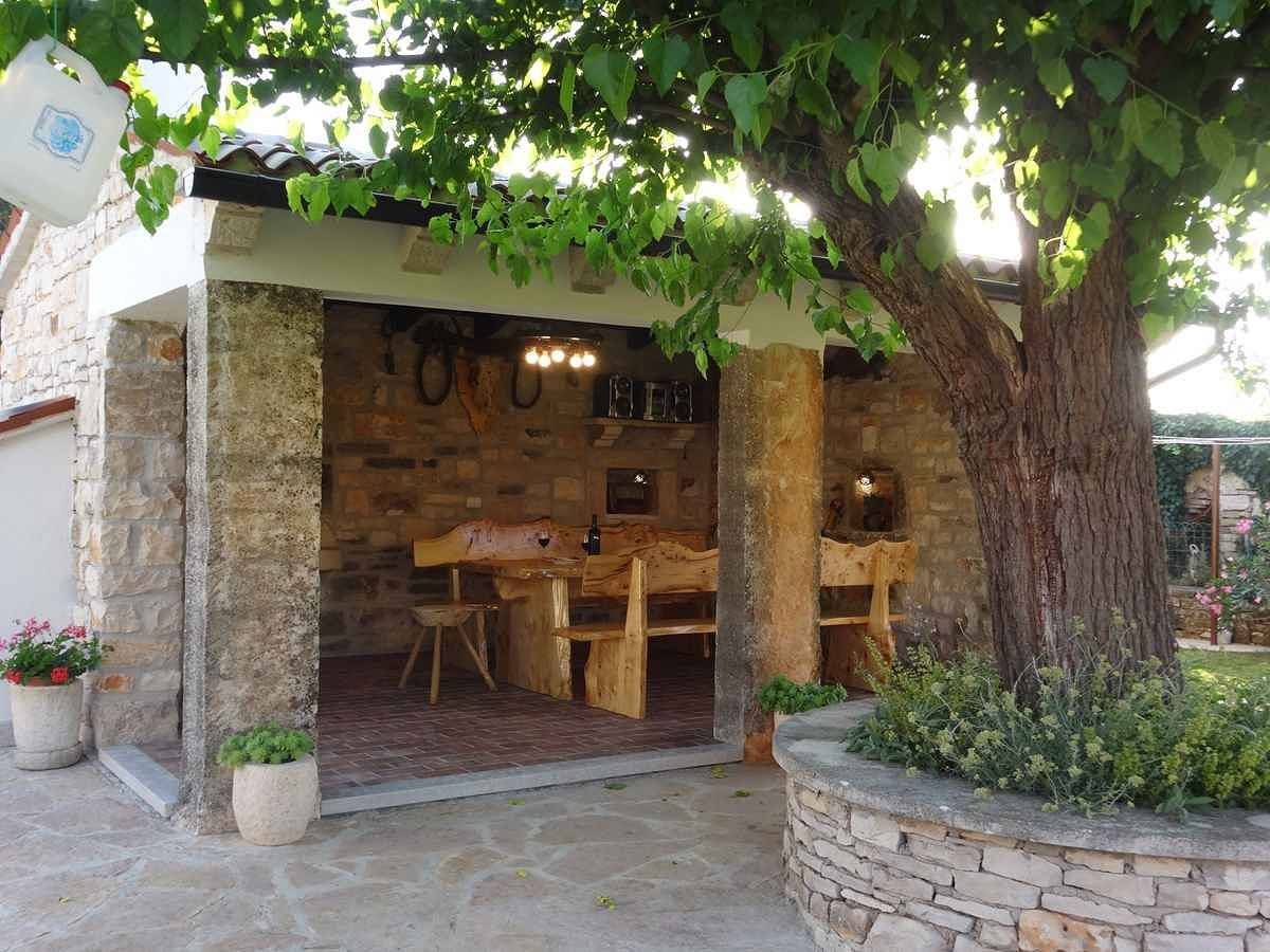 Ferienhaus mit Terrasse und Klimaanlage in Marčana, Südküste Istrien