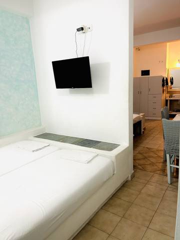 Gîte pour 2 personnes, avec balcon et jardin dans Chora (Ios)