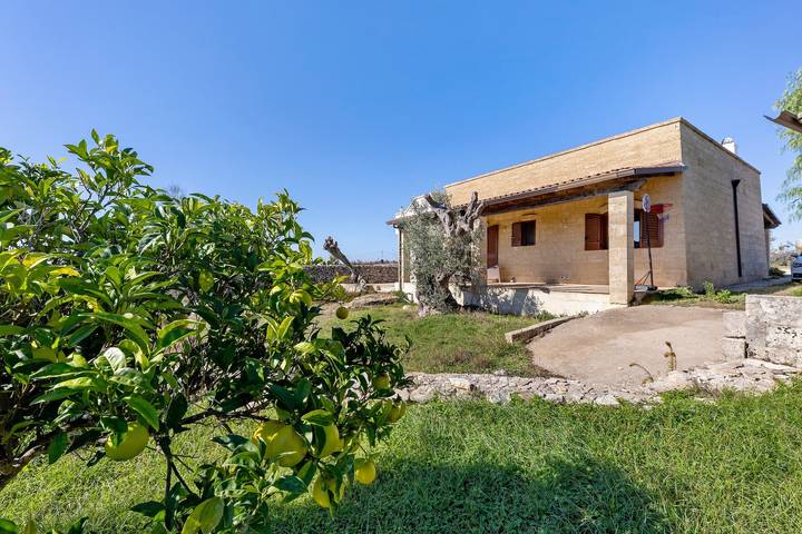 Hel lejlighed, Apartment 'Borgo Ritrovato - Casa Ulivo' with Private Terrace, Wi-Fi and Air Conditioning in Patù, Taranto-bugten