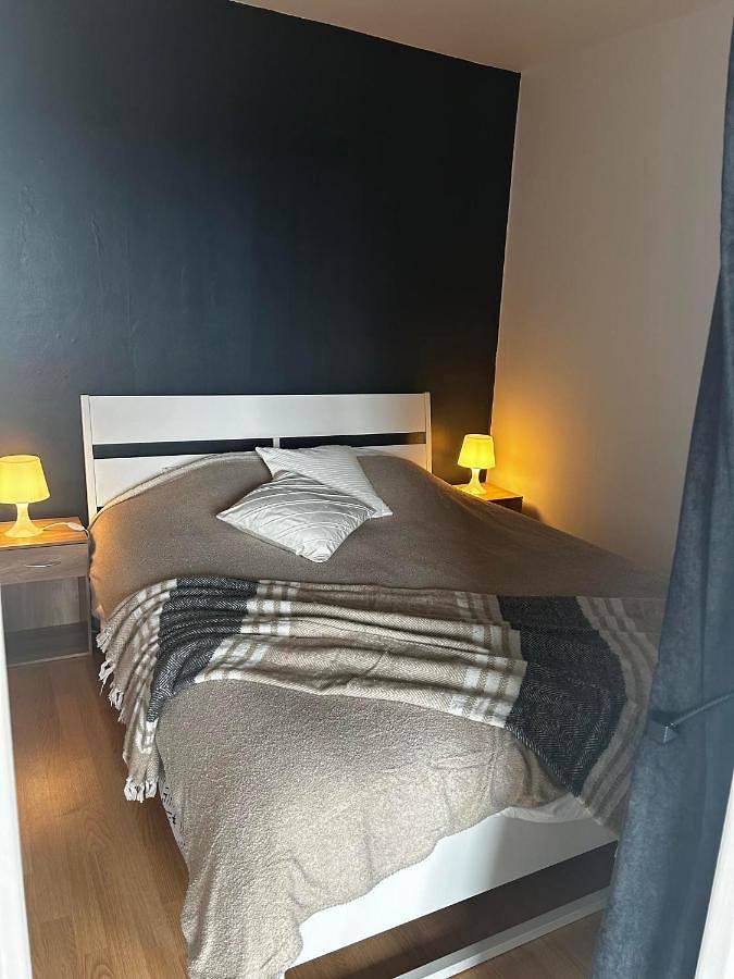 Appartement entier, Bellevue - 35 m2 - parking - 10 min centre-ville in Saint-Lô, Région de Saint-Lô