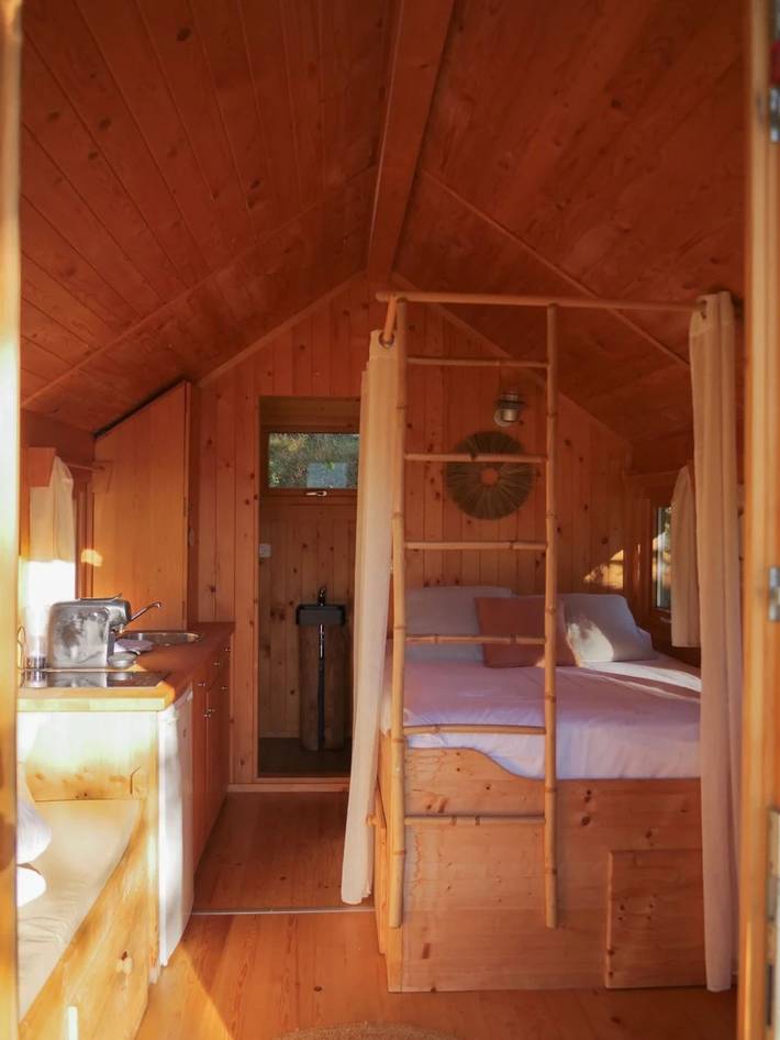 Gîte pour 2 personnes, avec bassin pour enfant et jacuzzi à Saint-Amand-de-Coly - 4